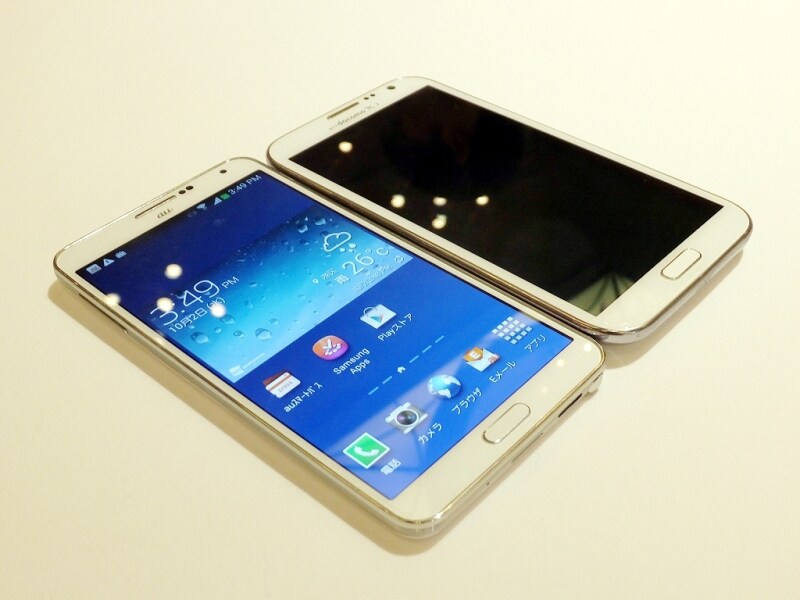 GALAXY Note3(手前)と前Note2(奥)