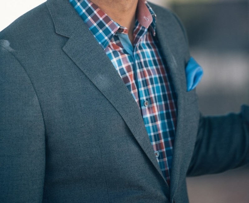 カジュアルとドレスをバランスよく