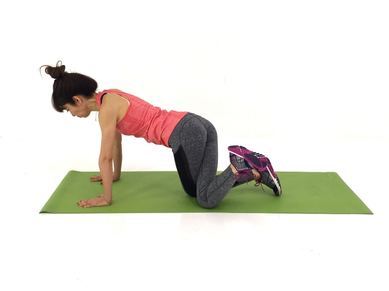 腰周りスッキリ・ピーチヒップエクサ3undefined右膝を左膝外床に下ろします。