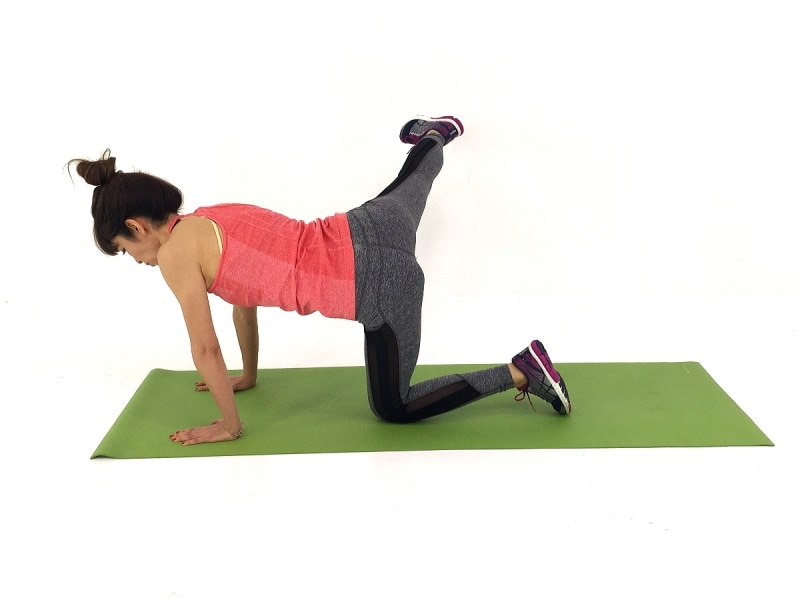 自慢したくなるヒップエクサ3undefined右脚をまっすぐ横に伸ばします