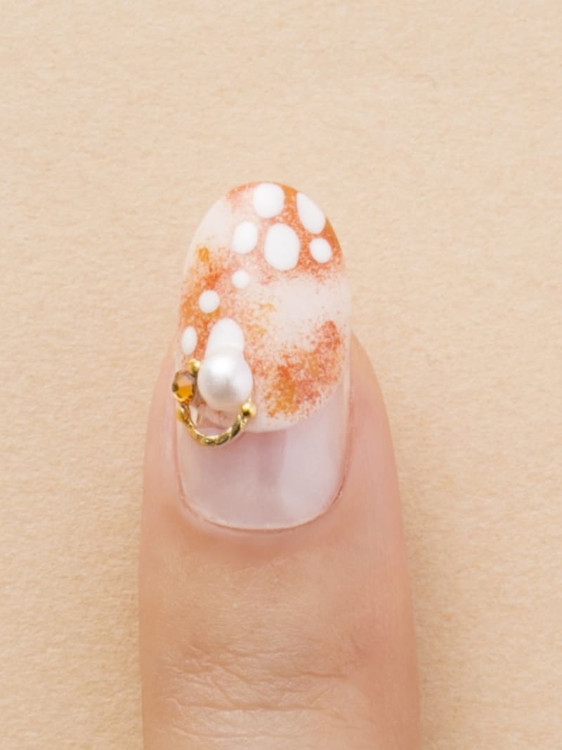 オトナかわいいアニマルネイル「バンビ柄」