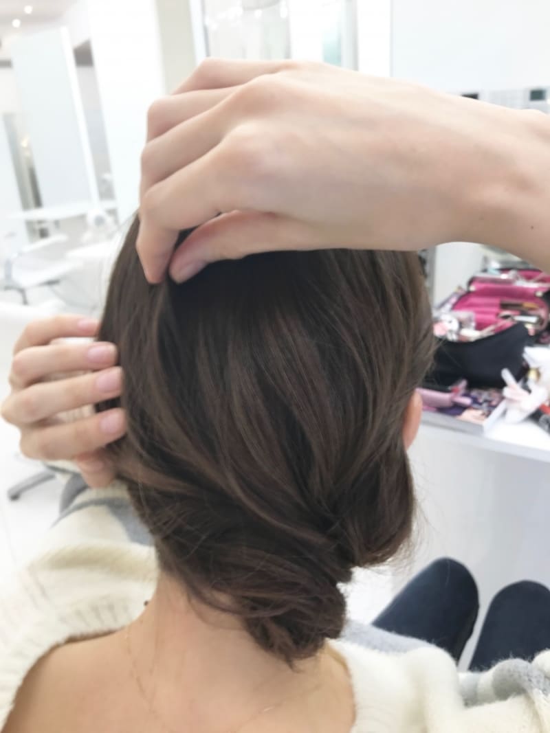 毛束を引き出して柔らかい印象に