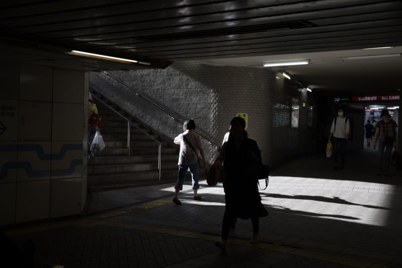 藤沢駅の南北を結ぶ地下道(撮影：MIWAKATOH)
