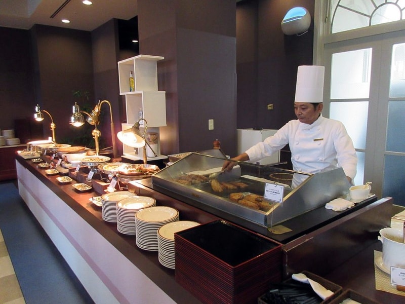 温菜のブッフェ台