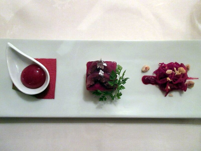 テリーヌフォアグラ フランボワーズとビーツを赤のバリエーションで