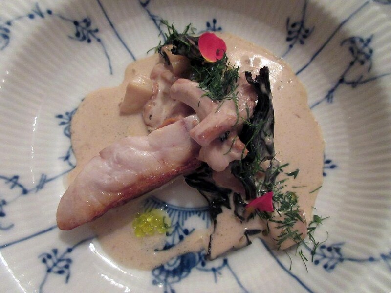 長崎産金時鯛のロティとフランス産キノコのフリカッセ