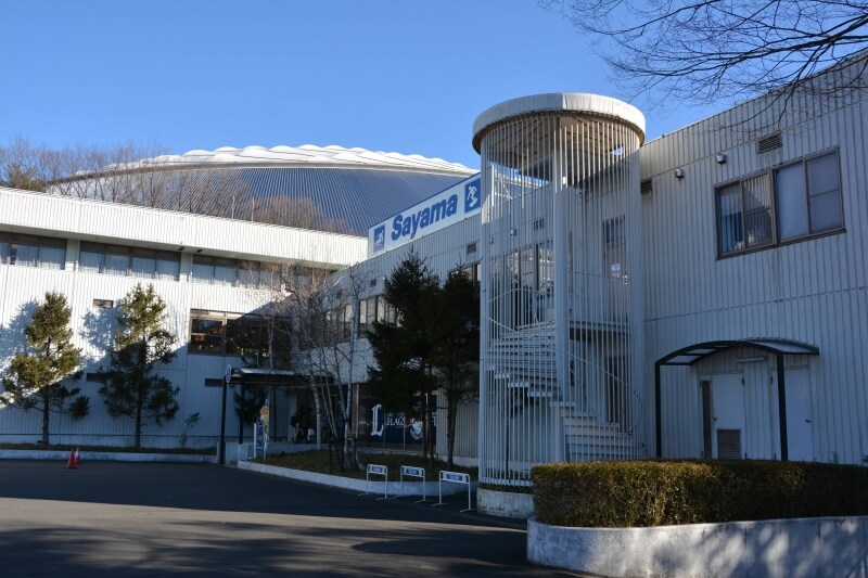 西武ドームの真横にある狭山スキー場