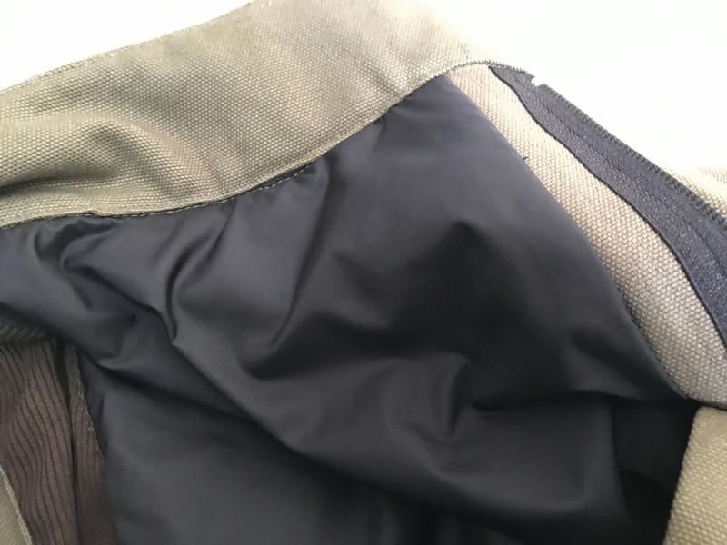 中綿が入っているので暖かい