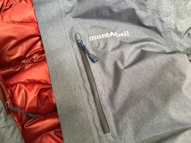 アスペンパーカは前タテがついているのでタンクに傷が入ってしまう可能性は低い