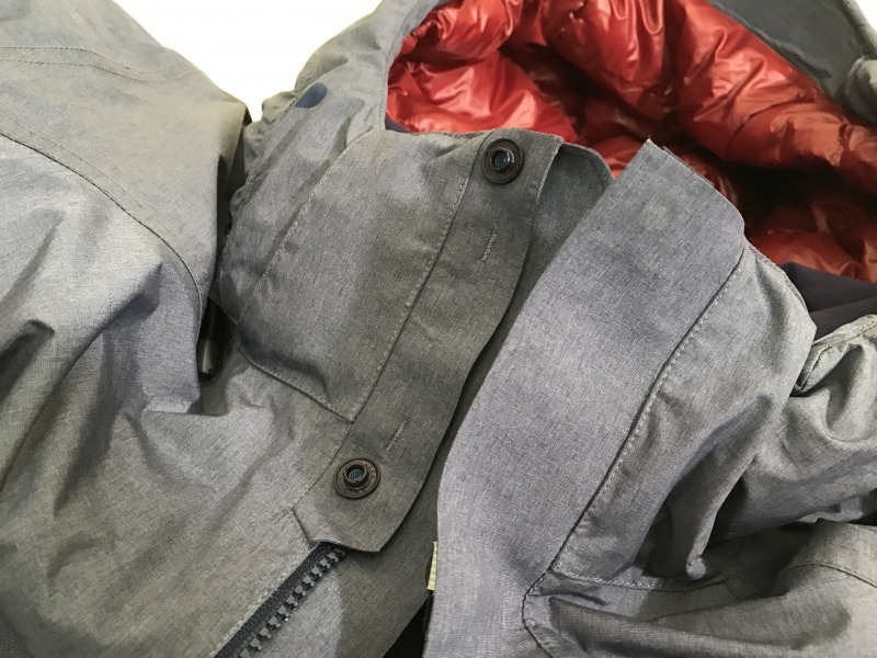 襟も高いので風が首にあたらない