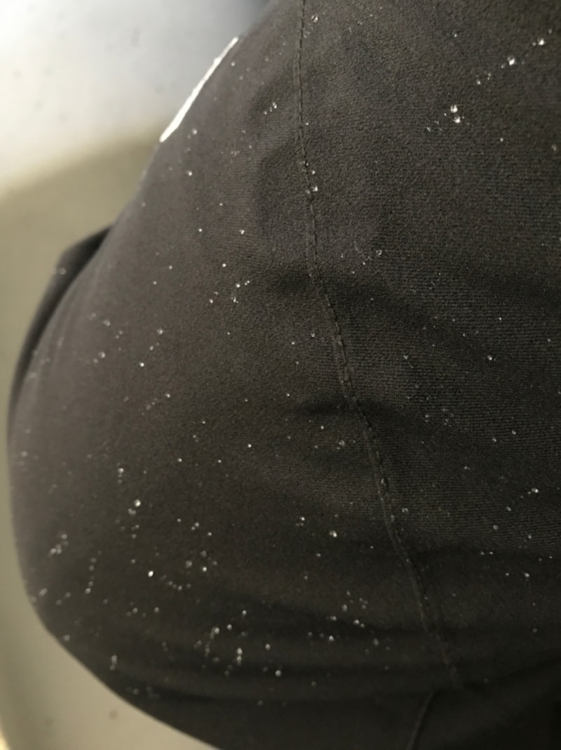 上下ともに驚異的な撥水力!