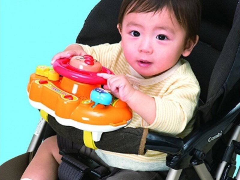 ハンドルを右に左に!運転手気分が味わえます