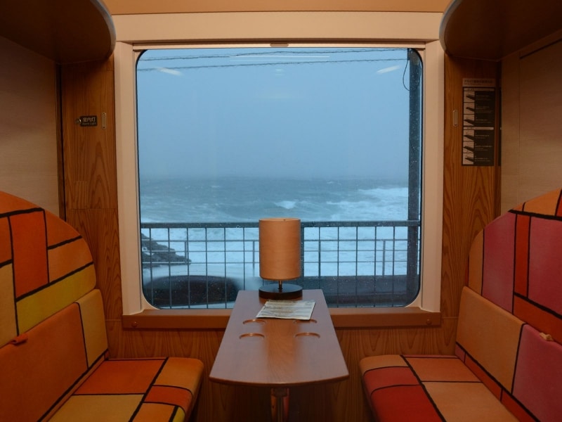 ブナ編成ボックス席