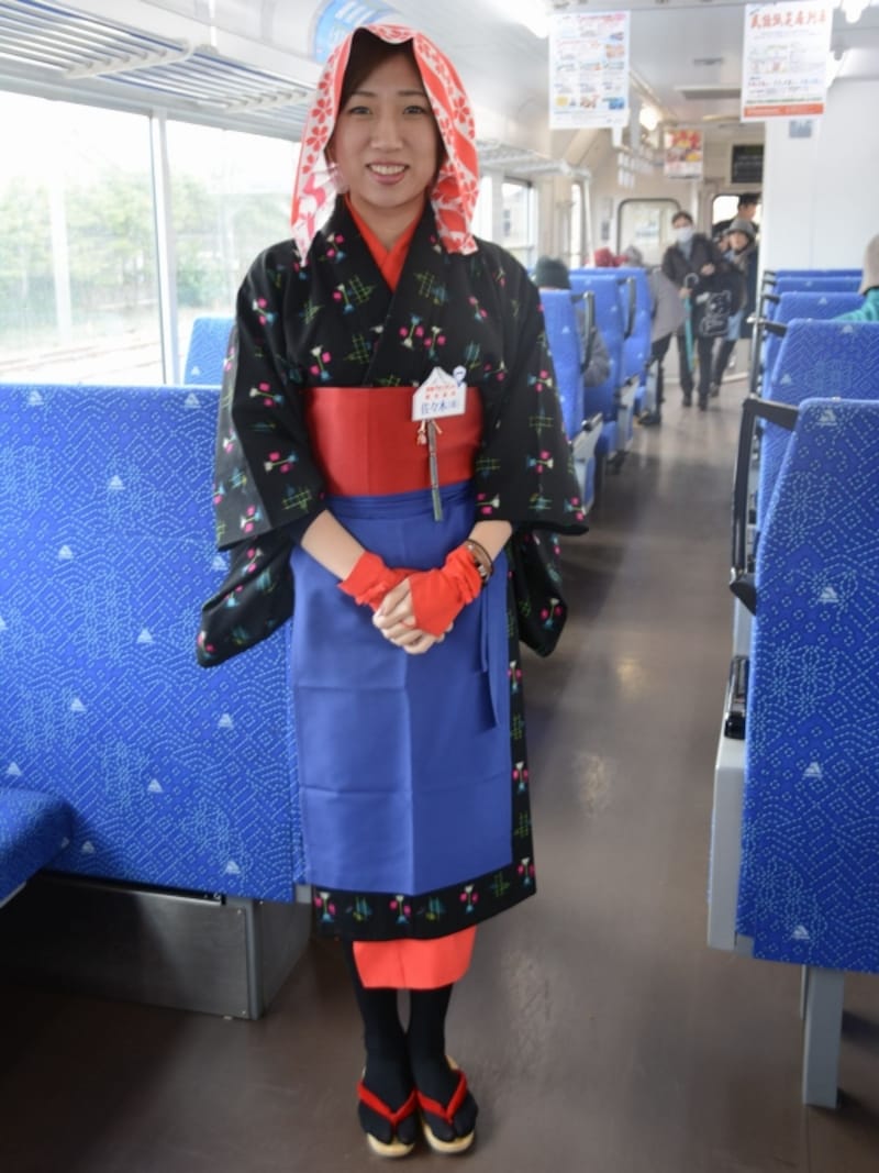 おばこ姿のアテンダント