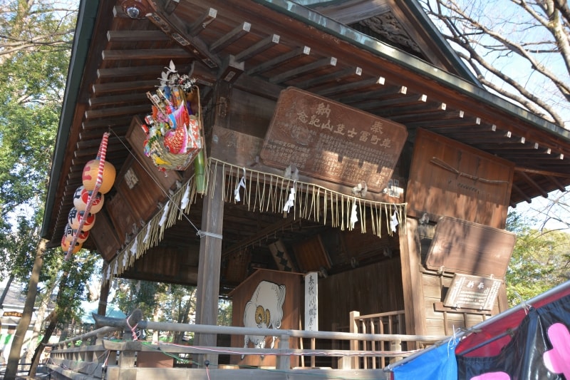 伝統が滲み出る神楽殿