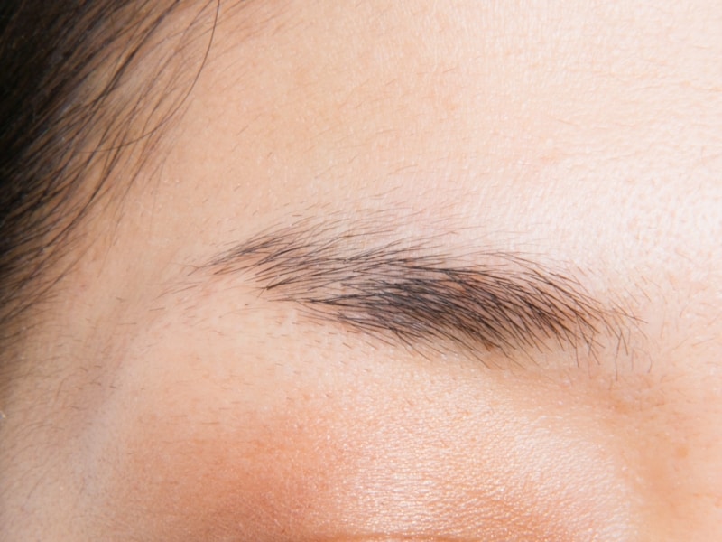 ビフォア。眉頭がしっかりしているタイプ。