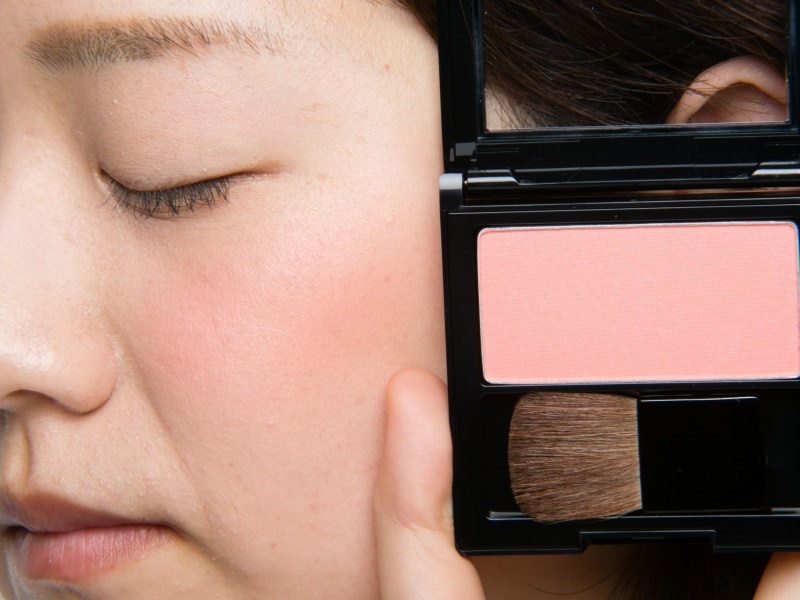 年齢や肌色を問わず透明感がアップする優秀アイテム