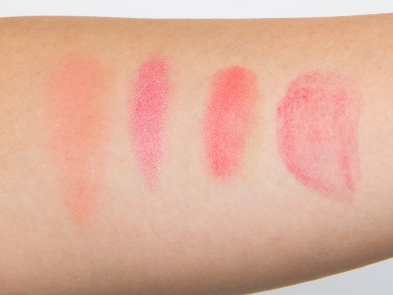 パウダーからジェルまで発色の違いをチェック