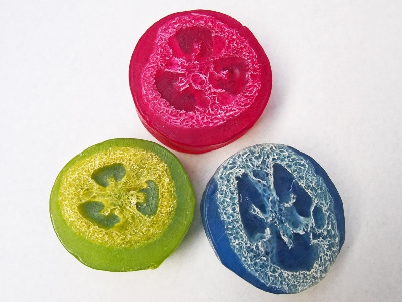 カラフルな色も天然由来。ヘチマもオーガニックという徹底ぶり