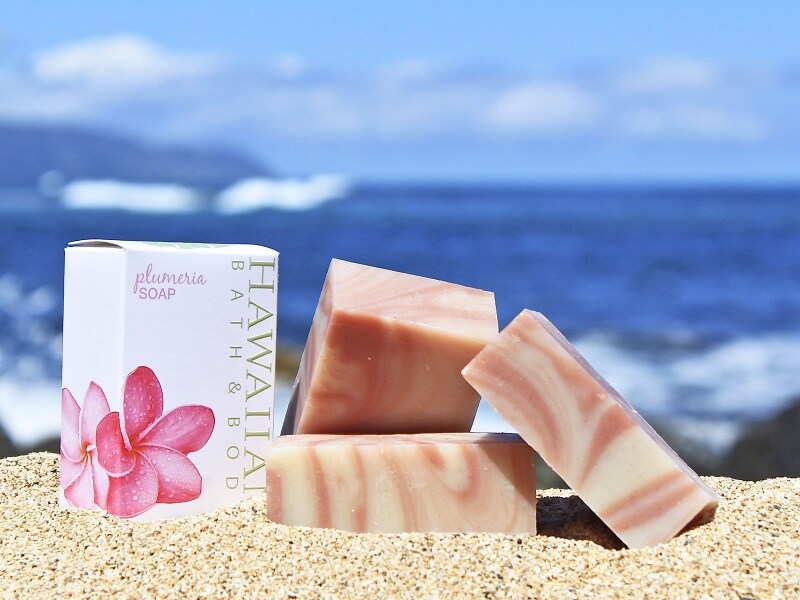 箱入りのせっけんは6.25ドル。工房ショップでは箱なしも販売