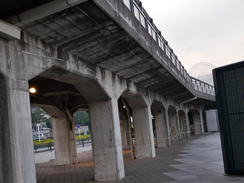 冒頭で徐々に影がかかっていく、象の鼻パーク(2016年12月22日撮影)