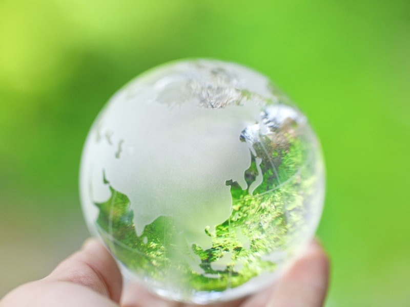 「グリーナリー」は、進化とパイオニアスピリッツを発信する色