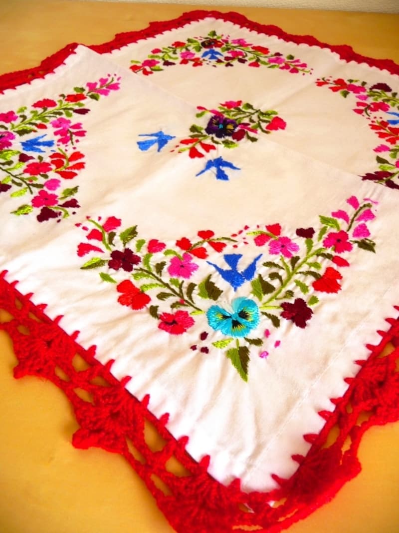 オアハカ州、サンアントニーノ村の刺繍クロス(C)Yoko Sakurai さる屋, saruyaoax.com