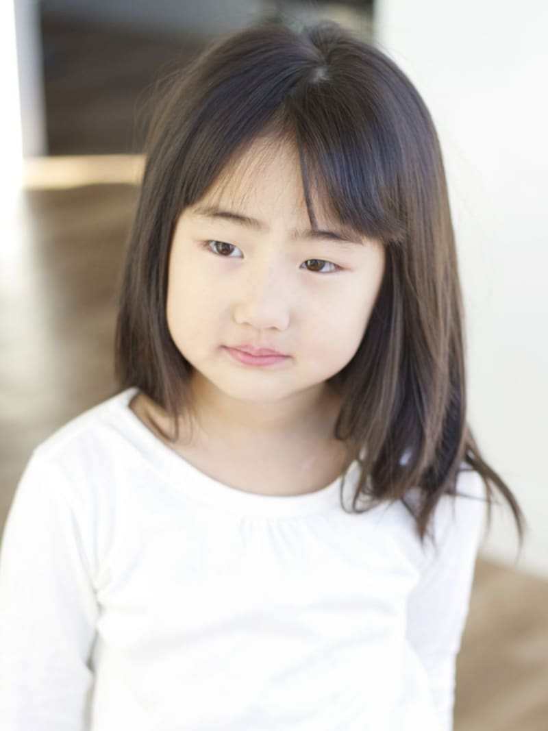 5歳の女の子の前髪をカット