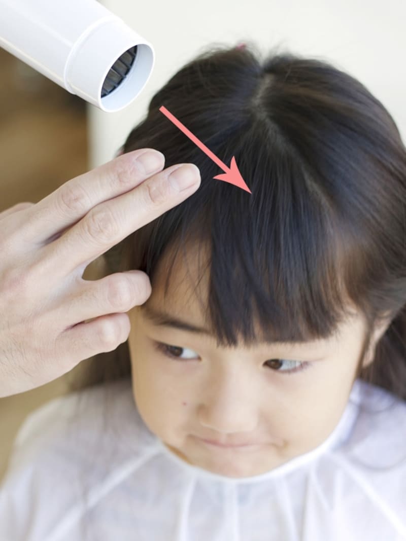 前髪の生えグセに逆らうようブロー