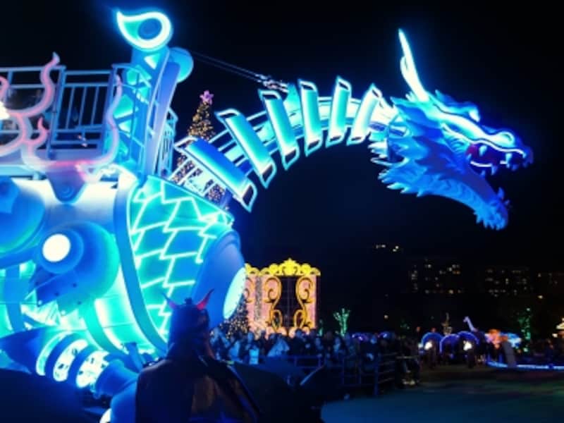 『光のドラゴンロボット』