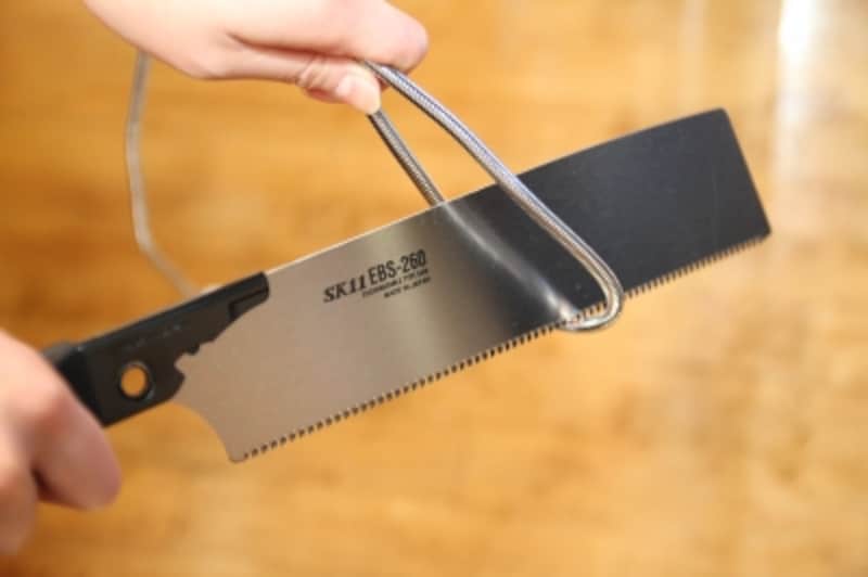 のこぎりも歯が立ちませんでした。