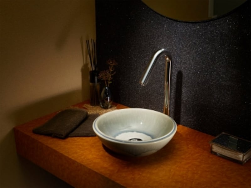 和の雰囲気を持つ信楽焼の手洗い器。 [手洗器undefinedCEV500-GV ]undefinedセラトレーディングundefinedhttp://www.cera.co.jp/