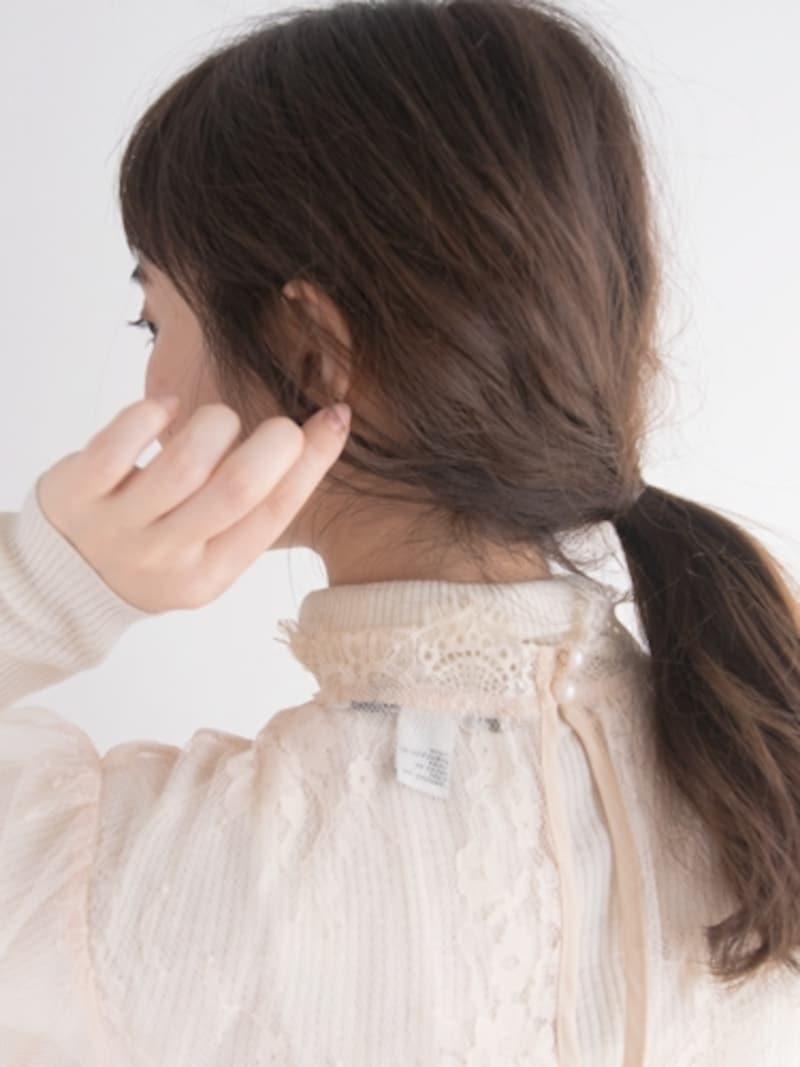 少し耳にかぶる程度に