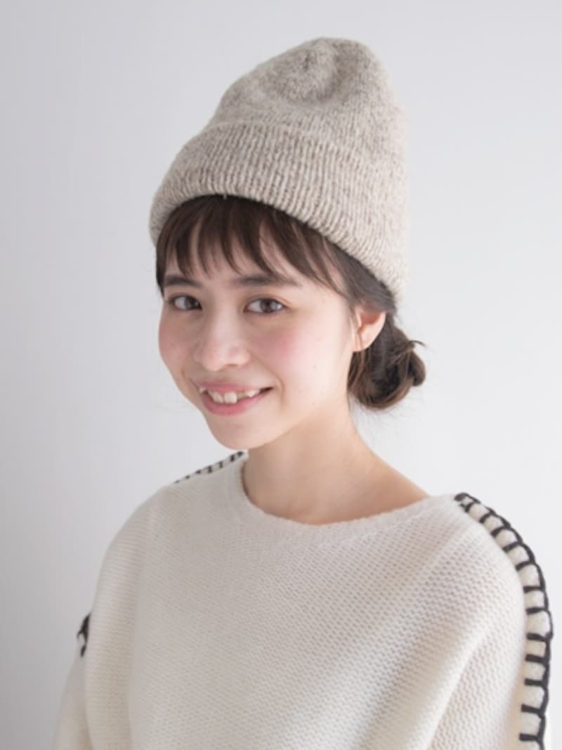 ニット帽に似合う三つ編みアレンジ