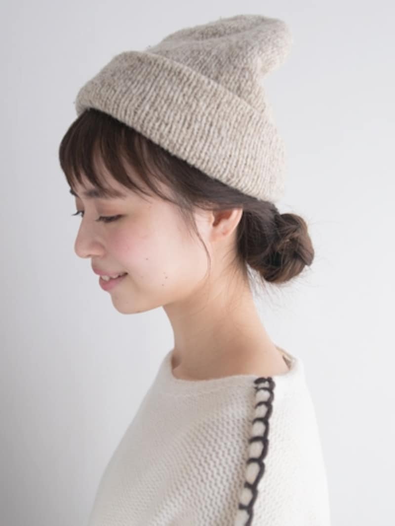 ニット帽に似合う三つ編みアレンジ