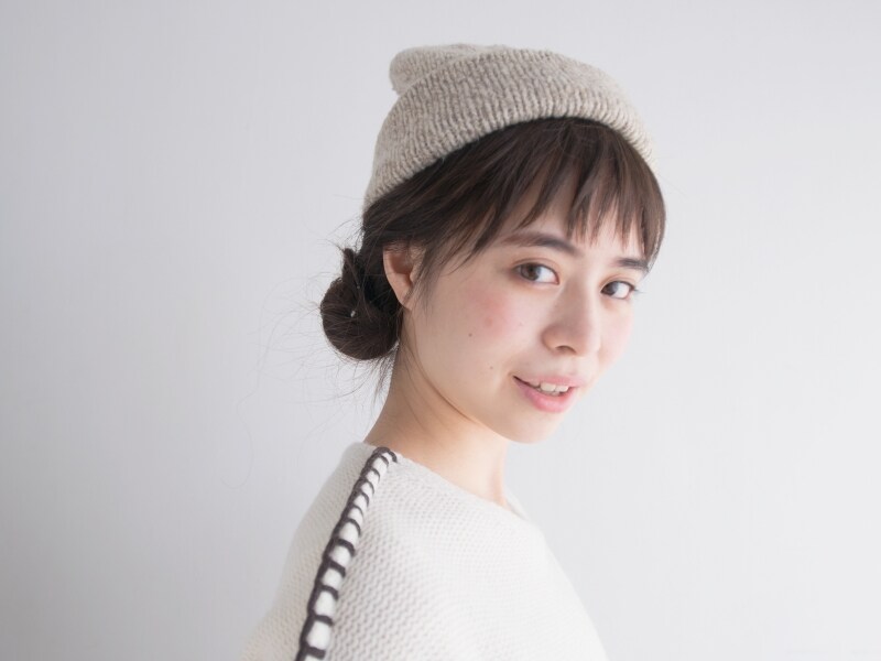 ニット帽が似合う！三つ編みだけでできる簡単アレンジ