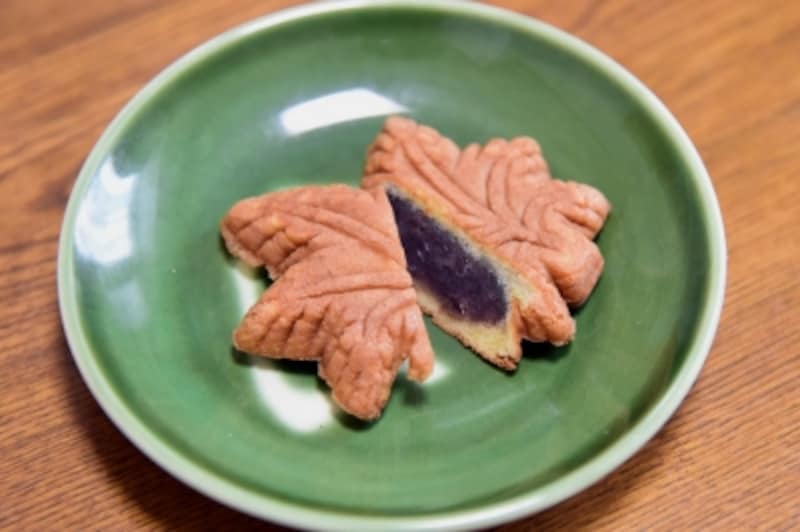 「高津堂」の「元祖もみぢ饅頭」