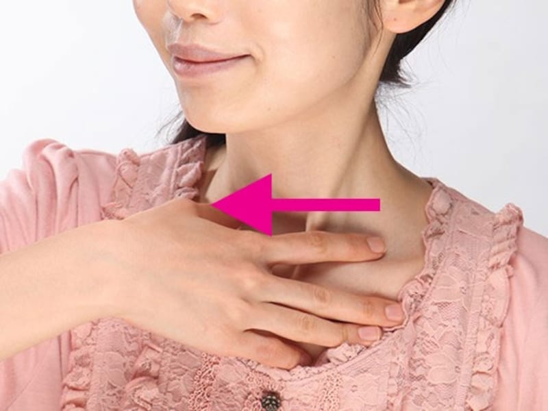 鎖骨周りも優しくほぐして