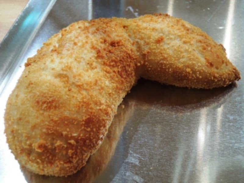 「新バード」#京都ローカルパン  #ニューバードundefined#オマージュ #チキンカレー