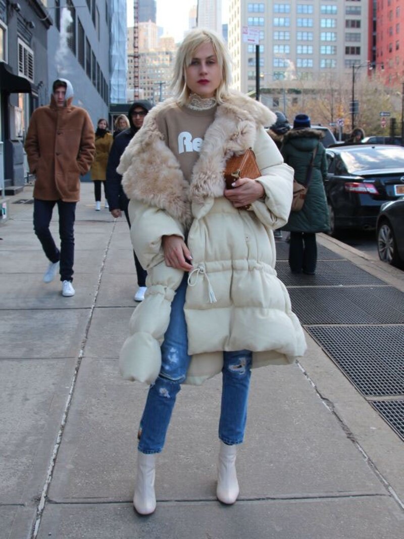 ダウンコートの着こなしが新鮮にundefined