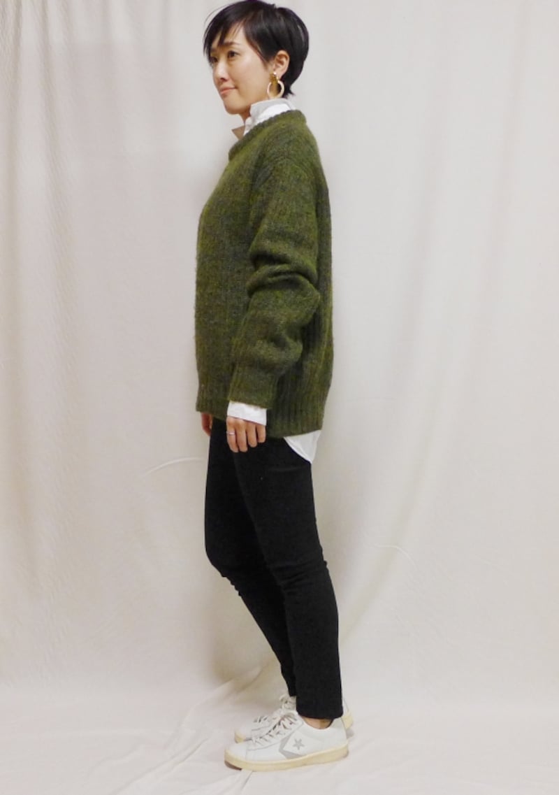 ビッグニットとビッグシャツの重ね着コーディネート