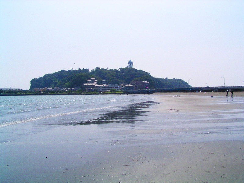 江ノ島と海