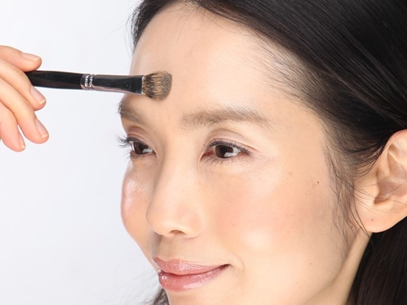 ブラシでサッとのせるイメージ