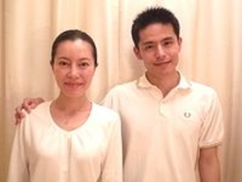 アマラの服部玲子さんと服部真吾さん。息もぴったりのセラピスト姉弟です。