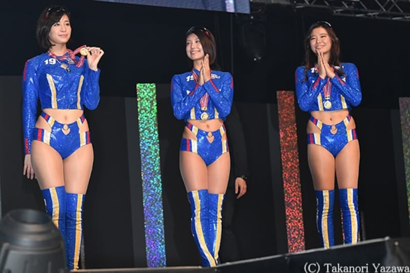 コスチュームグランプリを獲得した「Weds Sports Racing GALS」の皆さん