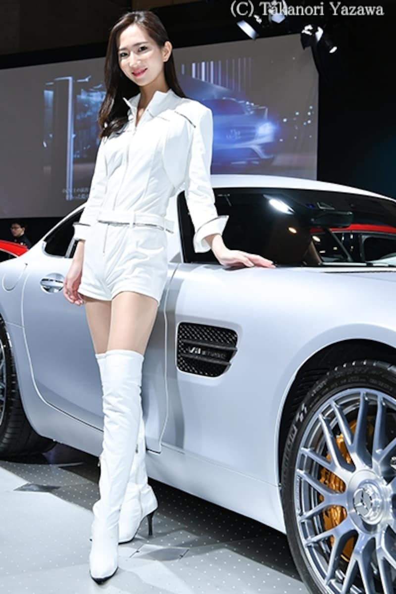 佐々木彩花／MERCEDES BENZ