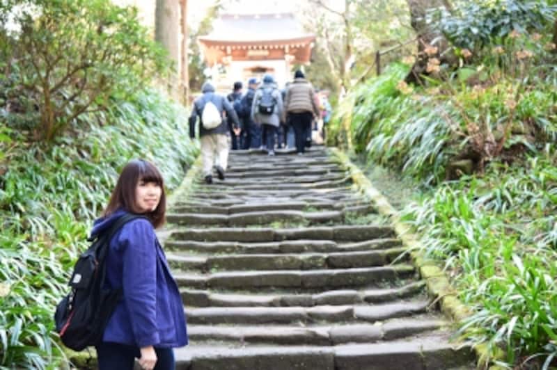 風情たっぷりな、浄智寺参道の石段