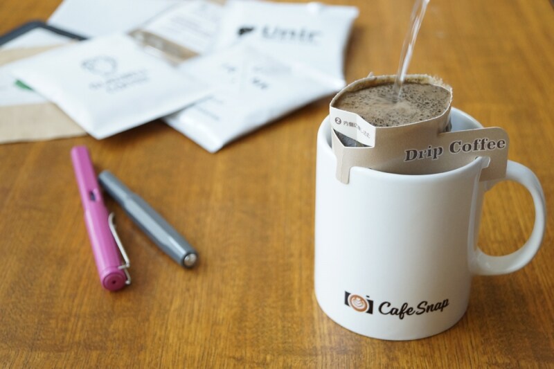 オフィスなどで手軽にコーヒーが作れるドリップバッグ