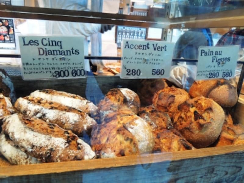 アクサンヴェールはグリーンオリーブがアクセント