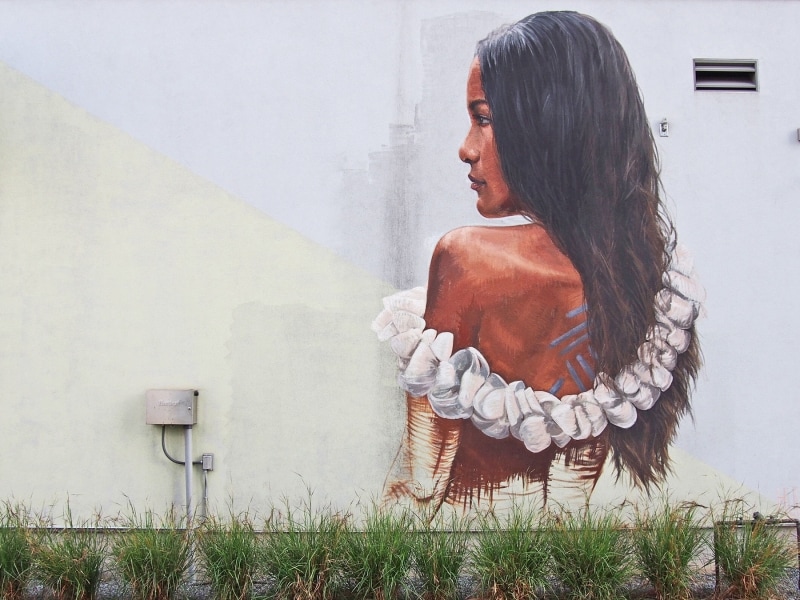 複合商業施設「SALT」の壁に描かれたアート